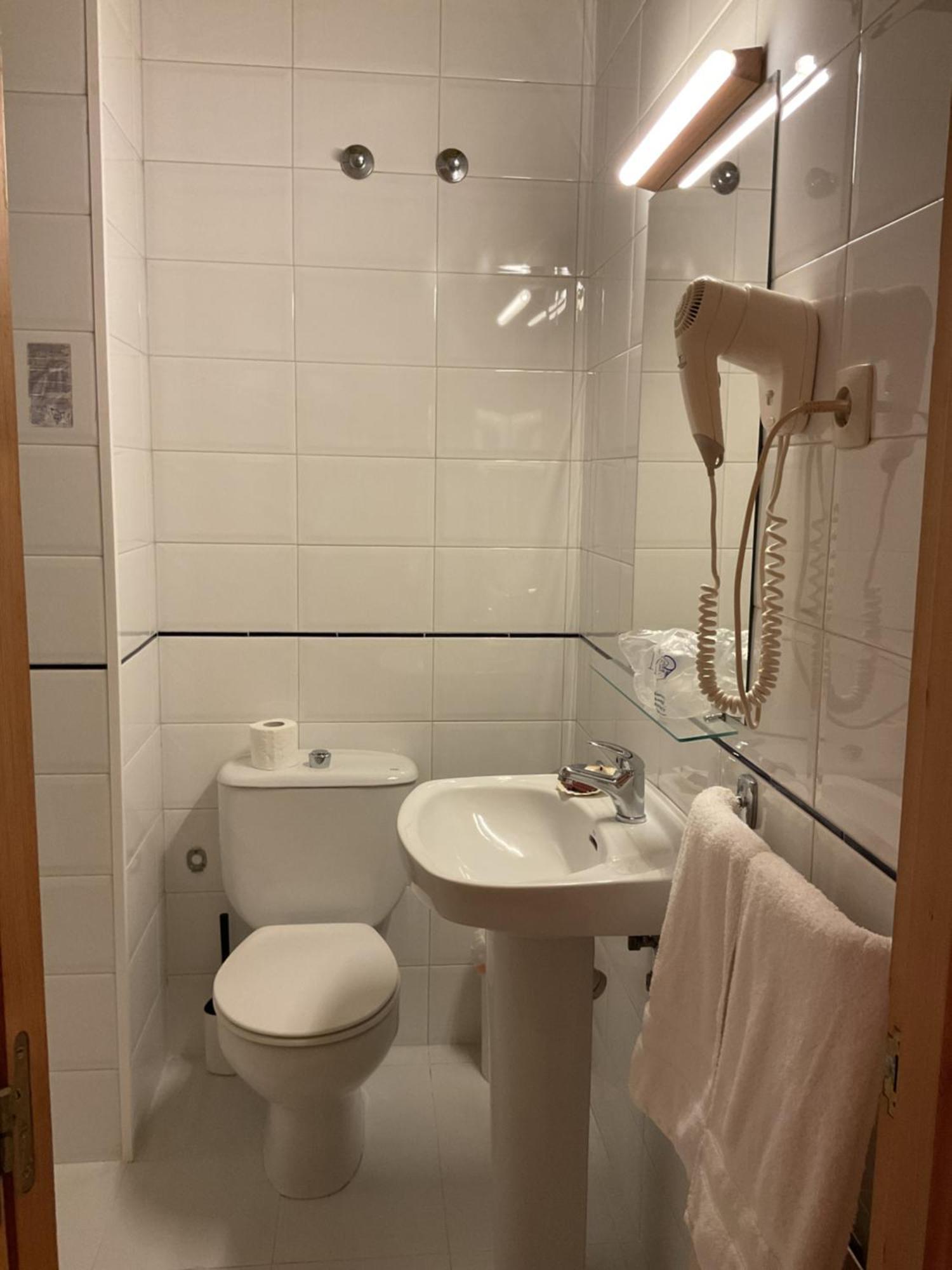Hotel Cuevas Del Mar ヌエバ・デ・リャネス エクステリア 写真